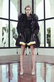 21-fendi-resort-17.jpg