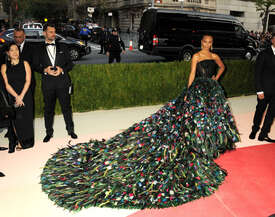 Zoe-Saldana--2016-Met-Gala-in-NYC--09.jpg