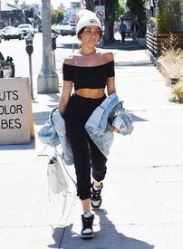 madison-beer-out-and-about-in-los-angeles-05-18-2017_7.jpg