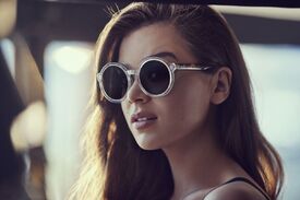 hailee-steinfeld-for-prive-eyewear-2017_1.jpg