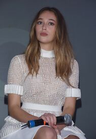 PicturePub_Alycia_Debnam_Carey_012.jpg