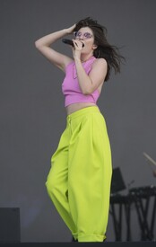 lorde270517BZNimage106.jpg