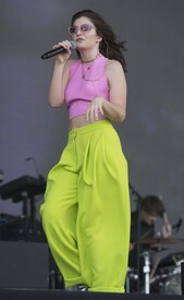 lorde270517BZNimage108.jpg