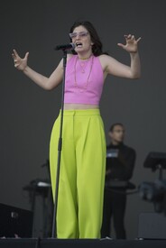 lorde270517BZNimage113.jpg