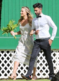 4059FD8600000578-4508610-Big_day_The_actress_was_spotted_walking_arm_in_arm_with_one_of_t-a-1_149488.jpg