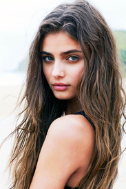 taylor-hill-della-bass8.jpg