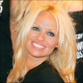 Pamela_Anderson_Open_Heart_House_06.jpg