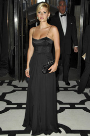 elisha_cuthbert-cfda07_950.jpg