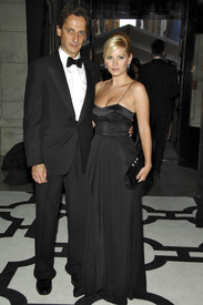 elisha_cuthbert-cfda07_875.jpg