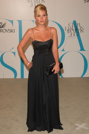 elisha_cuthbert-cfda07_3236.jpg