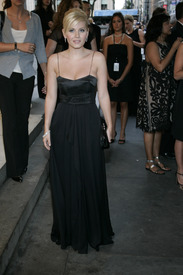elisha_cuthbert-cfda07_7327.jpg