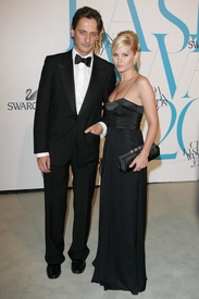 elisha_cuthbert-cfda07_6625.jpg