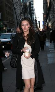 89820_Celebutopia_Mila_Kunis_arrives_for_an_appearance_on_the_Today_show_in_New_York_01_122_203lo.jpg