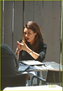 89731_mila_kunis_kooky_07_122_186lo.jpg