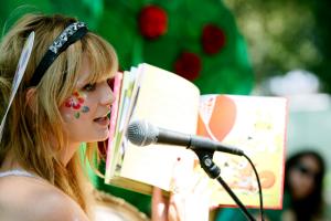 66807_Celebutopia_Mischa_Barton_A_Time_for_Heroes_Celebrity_Carnival_03_122_1110lo.jpg