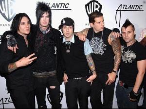 aaww_a7x_shot__large_msg_119389356062.jpg