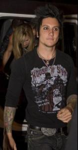 Synyster_Gates__large_msg_120568402769.jpg