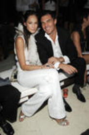 th_Ines_Rivero_2008-05-15_-_CHANEL_2008_Cruise_Collection1_Miami_Beach_093.JPG