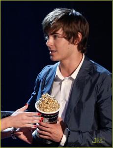 Zac_mtvmovieawards6.jpg