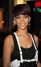 rihanna-muchmusic-6158-2.jpg