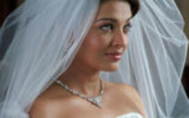 AishwaryaRai_Bride_Prejudice_PromoStill_18.jpg