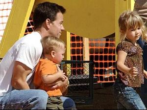 mark_wahlberg_pregnant_baby_expecting.jpg