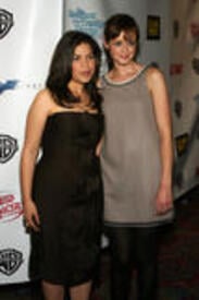 th_Celebutopia-Alexis_Bledel_and_America_Ferrera-Presentation_of_The_Big_Picture_7908_during_ShoWest_2008-07.jpg