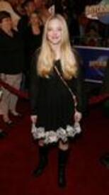 th_Amanda_Seyfried_Charlie_Wilsons_War_Premiere_914.jpg