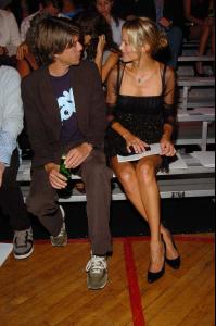 93027_celebrity_city_Carolyn_Murphy_145_123_404lo.JPG