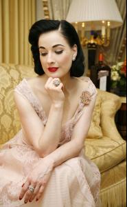 dita_von_teese_cointreau_4228_5.jpg