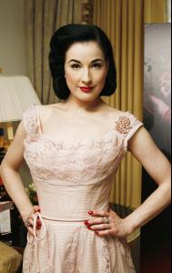 dita_von_teese_cointreau_4228_8.jpg