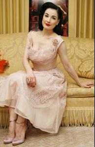 dita_von_teese_cointreau_4228_9.jpg