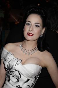 Dita_von_Teese_Chopard_Trophy_Party_Cannes_Film_Festival_11.jpg