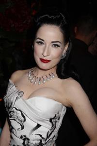 Dita_von_Teese_Chopard_Trophy_Party_Cannes_Film_Festival_13.jpg