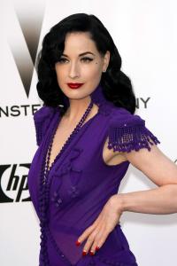 66823_dita_von_teese_17_122_153lo.JPG