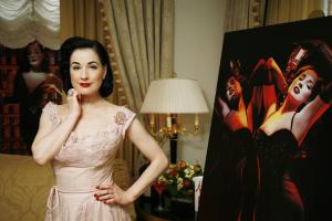 52542_celebrity_city_Dita_von_Teese_017_122_640lo.JPG