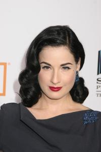 Celebrity_City_Dita_von_Teese_007_002.jpg