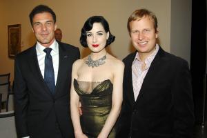 54356_celebrity_city_Dita_von_Teese_002_122_910lo.JPG