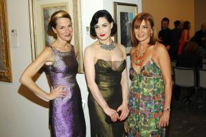 54400_celebrity_city_Dita_von_Teese_007_122_678lo.JPG