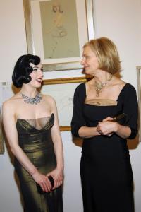 54433_celebrity_city_Dita_von_Teese_010_122_254lo.JPG