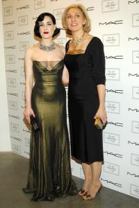 55489_celebrity_city_Dita_von_Teese_011_122_123lo.JPG
