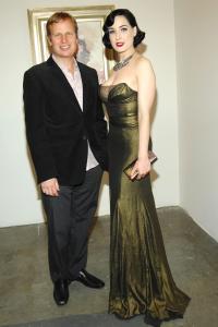 55506_celebrity_city_Dita_von_Teese_014_122_700lo.JPG