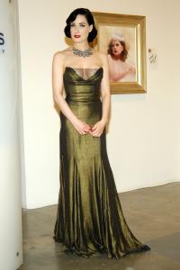 56156_celebrity_city_Dita_von_Teese_021_122_496lo.JPG