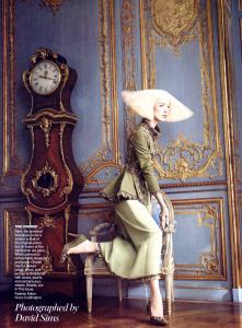 raquel_zimmermann_vog_oct07_01.jpg
