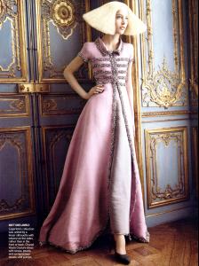 raquel_zimmermann_vog_oct07_04.jpg