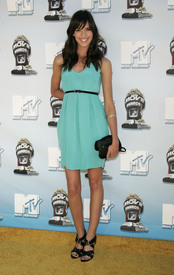 Odette_Yustman-Candids-MTV_Movie_Awards_2008-HQ01.jpg