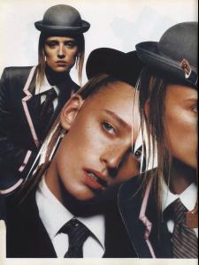 ann_Vogue_Paris_Oct_2002_tfs__AT94.jpg