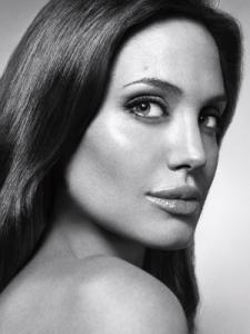 jolie1si7a8.jpg