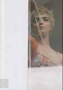 maria__Vogue_Jul06_by_Jeff_Burton_modernnight90.jpg