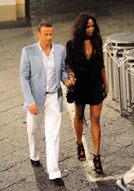 Naomi_Campbell_on_Capri_Italy_05.jpg